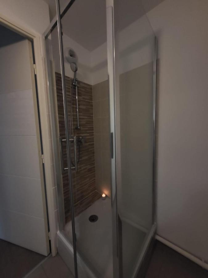 Logement La Courneuve-Aubervilliers Rerb Ngoại thất bức ảnh